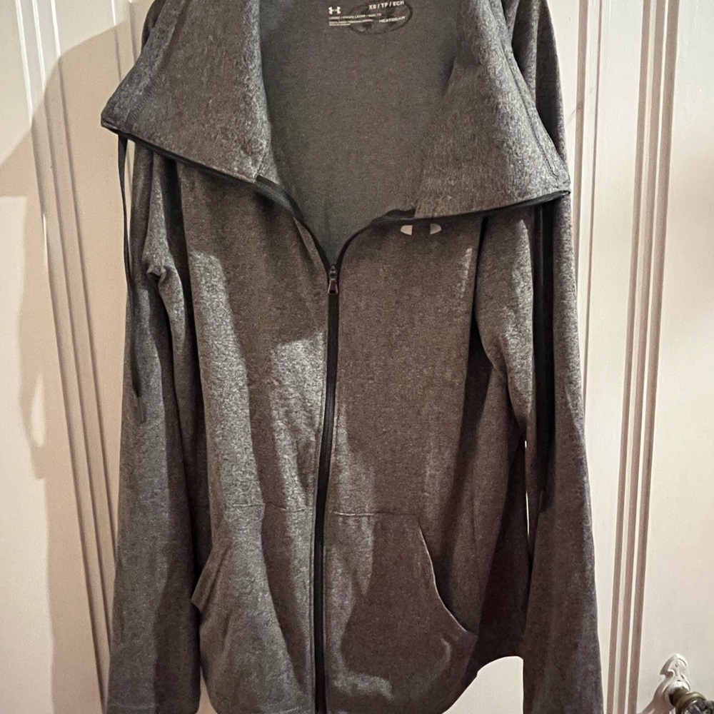 Under Armour Charcoal HeatGear Top